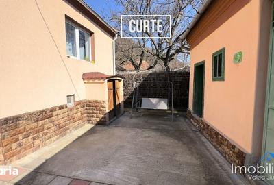 Casă cu 4 camere cu Teren 2700 Mp în Central - 19
