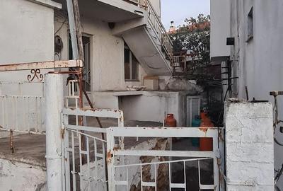 Casă cu Teren 30 Mp în Central - 2