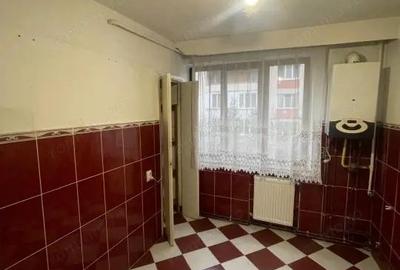 Apartament cu 4 camere decomandat în Central - 3