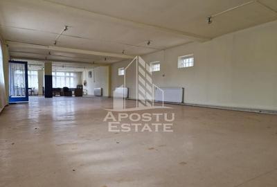 Casa familiala cu spatiu comercial si garaj P+1E+M 720 Mp - 36