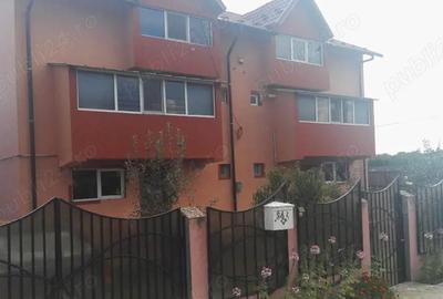 Casă cu Teren 700 Mp în Central