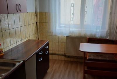 Apartament cu 2 camere semidecomandat în Micro 11