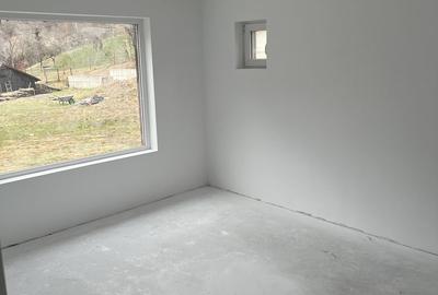 Casă cu 8 camere cu Teren 2100 Mp în Central - 16