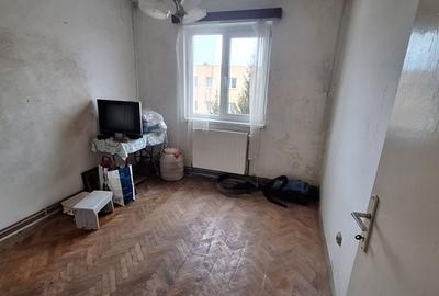 Apartament cu 2 camere semidecomandat în Florilor - 2