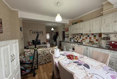 Apartament cu 3 camere în Central - 3