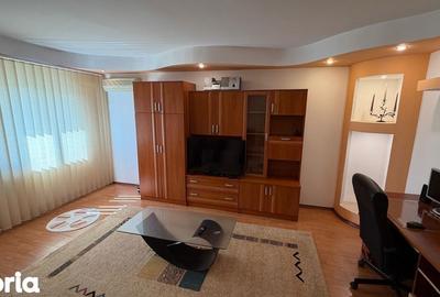 Apartament cu 2 camere decomandat în 1 Mai