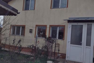 Casă cu 5 camere în Corbii Mari - 1