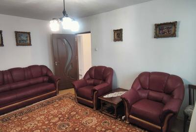 Apartament cu 3 camere decomandat în 1 Mai - 1