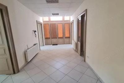 Spațiu comercial, de 110 mp, în Central - 1