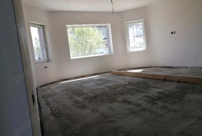 Casă cu Teren 520 Mp în Utvin - 2