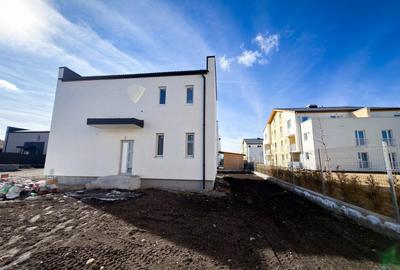 Casă individuală cu 4 camere cu Canalizare în Sânpetru - 10