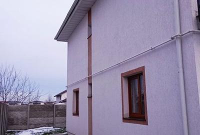 Casă cu 4 camere în Lacu - 10