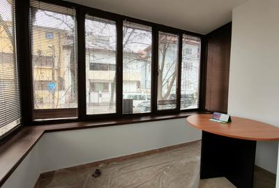 Apartament cu 3 camere decomandat în 13 Septembrie - 2