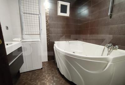 Apartament cu 4 camere, spatios 91 m2 - 1