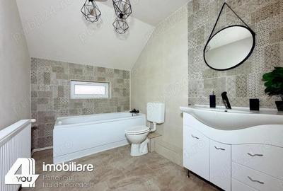 Casă cu Teren 1422 Mp în Cicir - 3