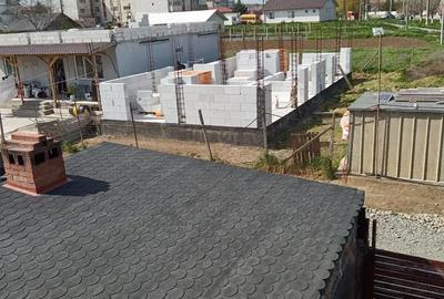 Casă cu 4 camere cu Teren 175 Mp în Lumina