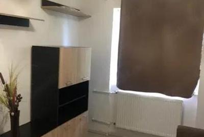 Garsonieră decomandată în Podgoria - 2