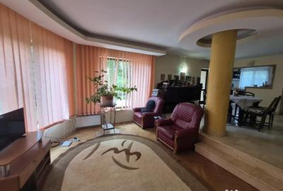 Casă cu 7 camere cu Garaj în Dârvari - 5