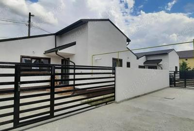 Casă cu 3 camere cu Teren 250 Mp în Valu lui Traian - 2