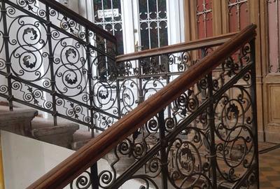 Apartament cu 2 camere semidecomandat, mobilat în Exterior Vest