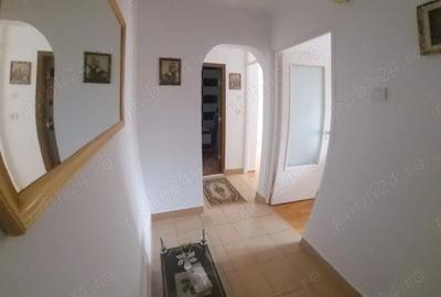 Apartament cu 3 camere decomandat în Micro 21 - 6