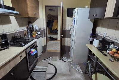 Alexandru - Minerva - 3 camere decomandat - mobilat - 1980 - 10