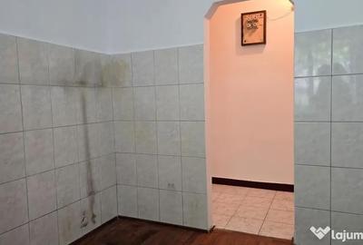 Apartament cu 2 camere semidecomandat în Progresul - 13