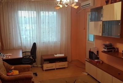 Apartament cu 3 camere decomandat, mobilat în Veteranilor