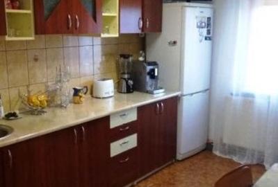 Apartament cu 2 camere decomandat, mobilat în Lunei