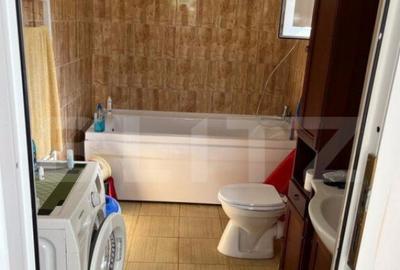 Casa 3 camere + curte - 2