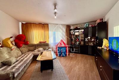 Apartament cu 3 camere semidecomandat, mobilat în Lunei - 4