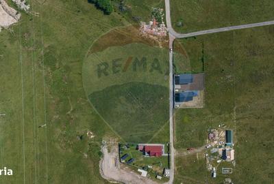 Teren de 2700 mp, în Central - 8