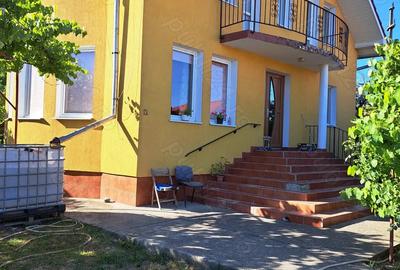 Casa-Vila ultrafinisata in regim D+P+E cu toate utilitatile pe 900 mp,teren - 1