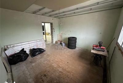 Casă cu 5 camere cu Teren 1000 Mp în Nojorid - 9