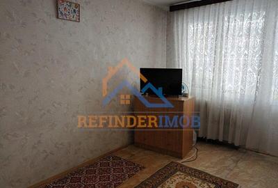 Apartament cu 3 camere semidecomandat în Rahova - 3