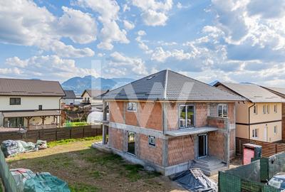 Casa de vanzare la rosu in Cartier  Izvor, - la doar 5 Km de Brasov - 3