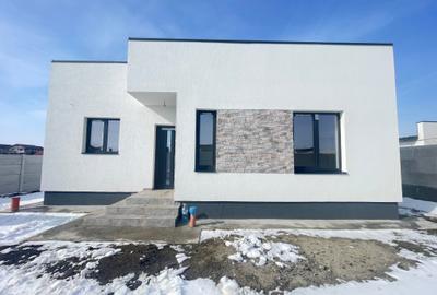 Casă individuală cu 3 camere cu Teren 380 Mp în Berceni - 1