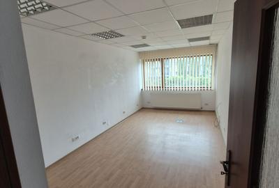 Spațiu comercial, de 163 mp, în Central - 6