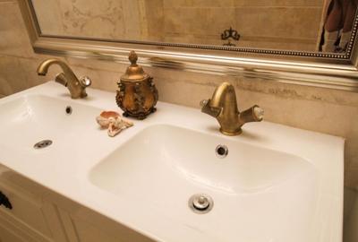 Londra etj 1- cu 2 balcoane in vila P+2- Apartament in vila - 2
