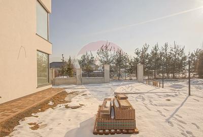 Casă cu 4 camere cu Teren 258 Mp în Central - 14