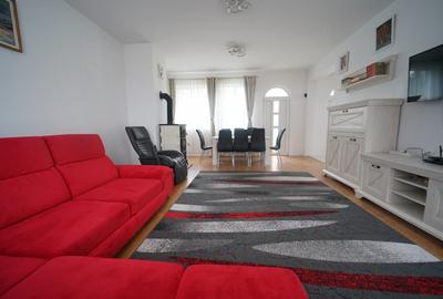 Vanzare Casa 6 camere | teren 600 mp, Su 220 mp |  Panouri PV | Zona Alverna - 1