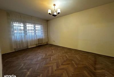 Apartament cu 4 camere decomandat în Republicii - 4