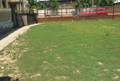 Casă cu 4 camere cu Teren 1600 Mp în Central - 2