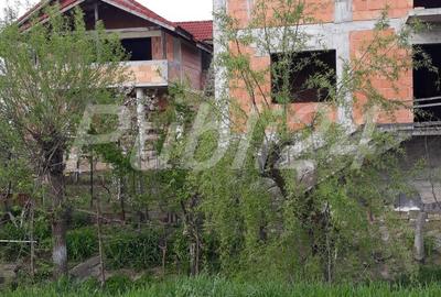 Casă cu 6 camere cu Teren 628 Mp în Ghiroda - 2