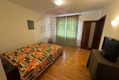 Casă cu 6 camere cu Teren 1263 Mp în Dărmănești - 14