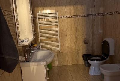 Casă individuală cu 7 camere cu Teren 320 Mp în Pantelimon - 2