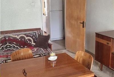 Apartament cu 3 camere decomandat în Traian