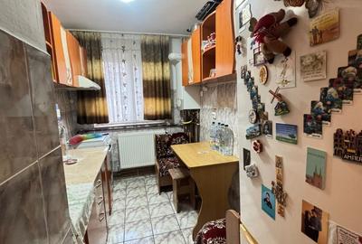 VANZARE APARTAMENT 2 CAMERE DECOMANDAT-PLOIESTI VEST-COMISION 0% - 13