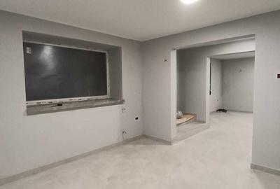 Spațiu comercial, de 100 mp, în Central - 3