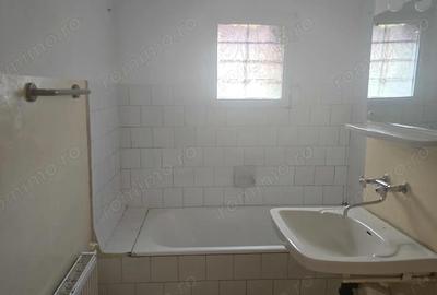 Inchiriez spatiu comercial in Deva, zona Zamfirescu, suprafata utila aproximativ 75 mp, - 2